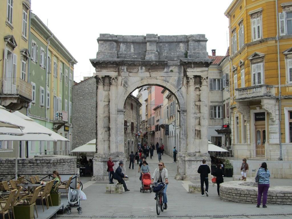 Gorgeous Apartment In Pula With House Sea View Chambre photo