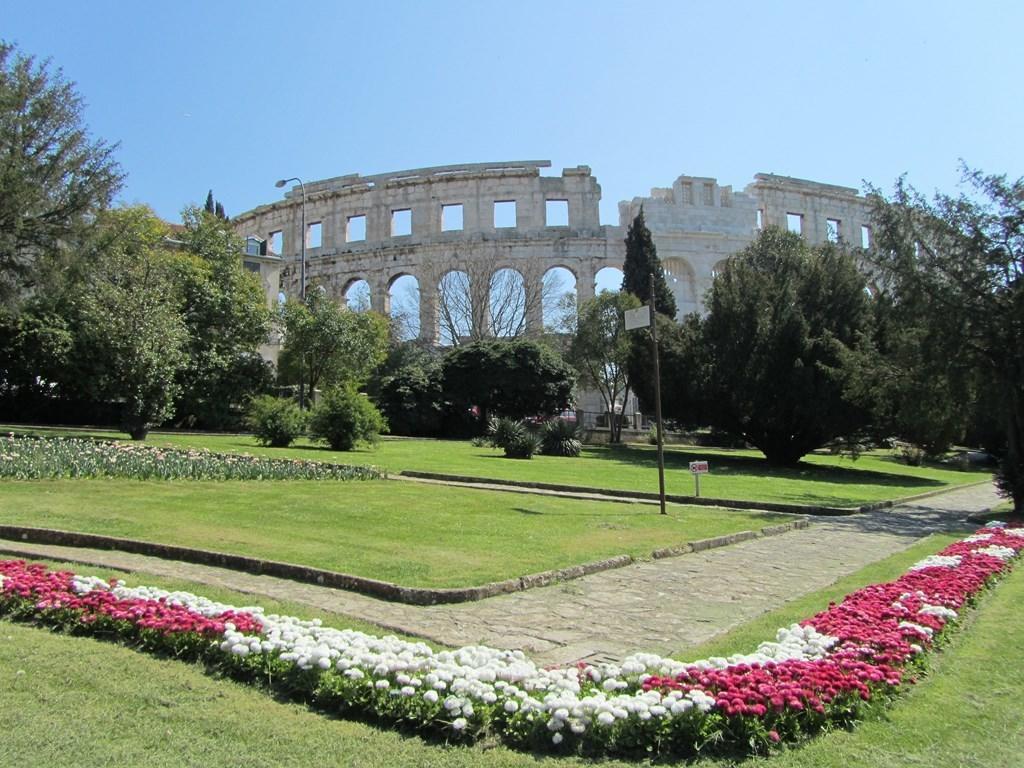 Gorgeous Apartment In Pula With House Sea View Chambre photo