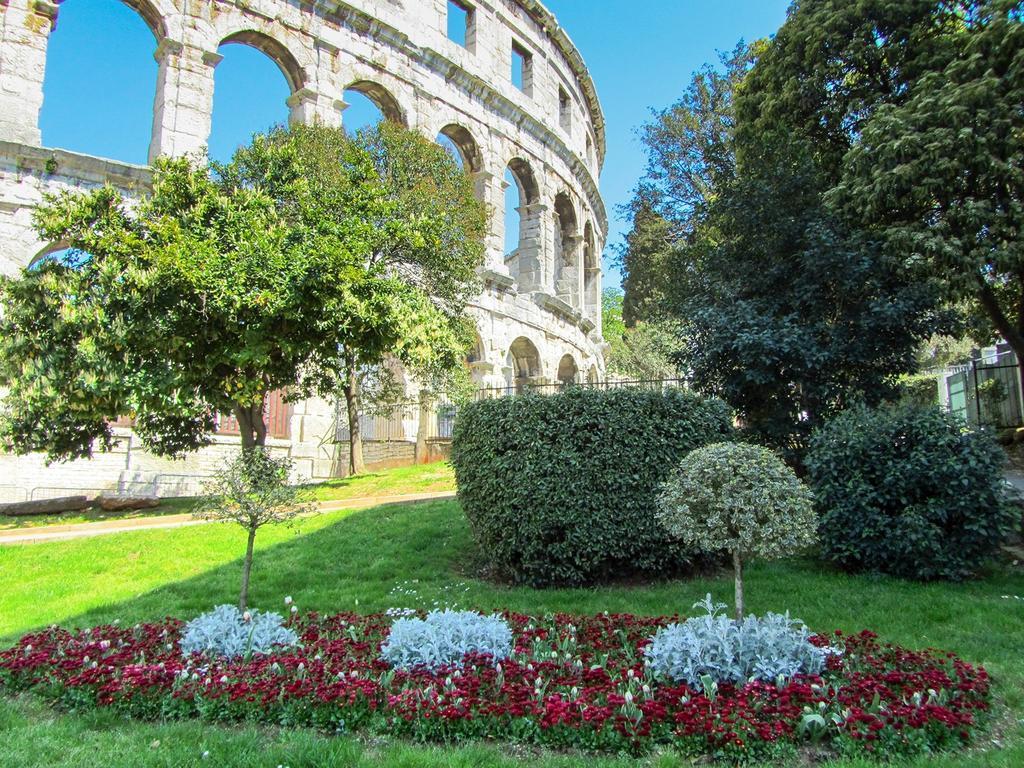Gorgeous Apartment In Pula With House Sea View Extérieur photo